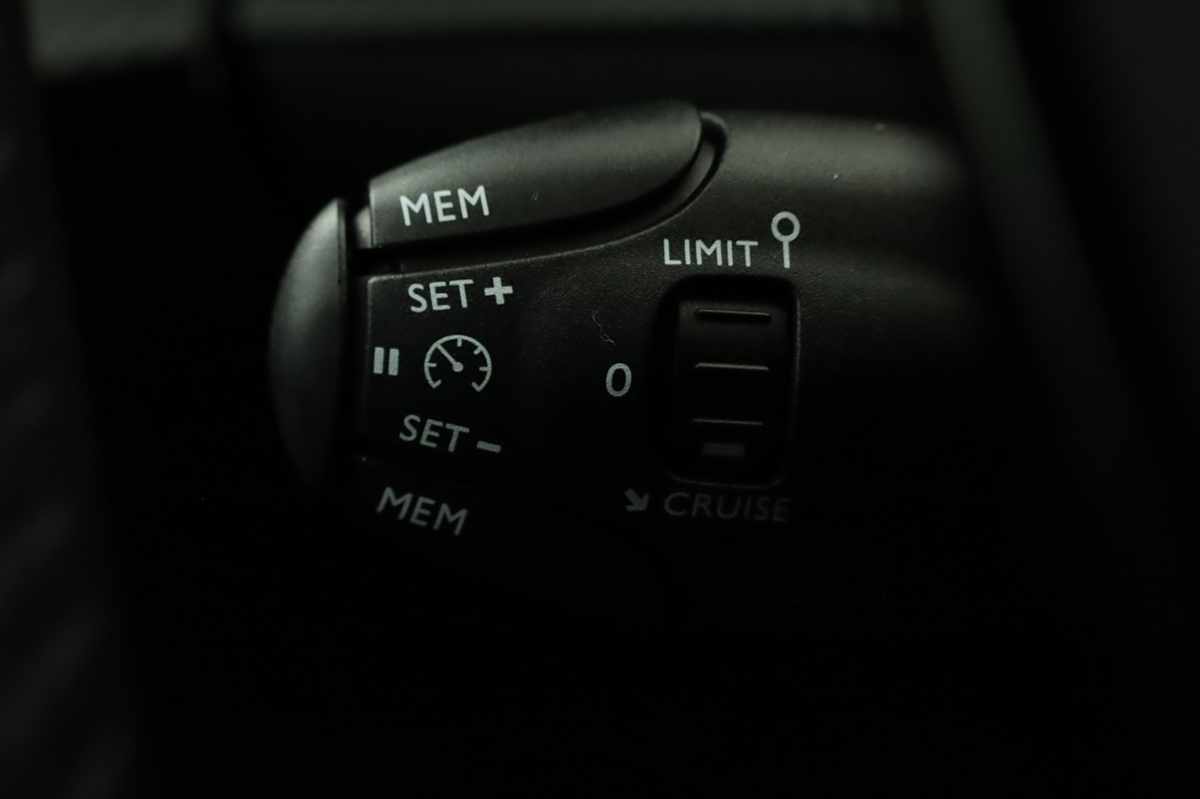 peugeot-208-2025-gasolina-1199cc
