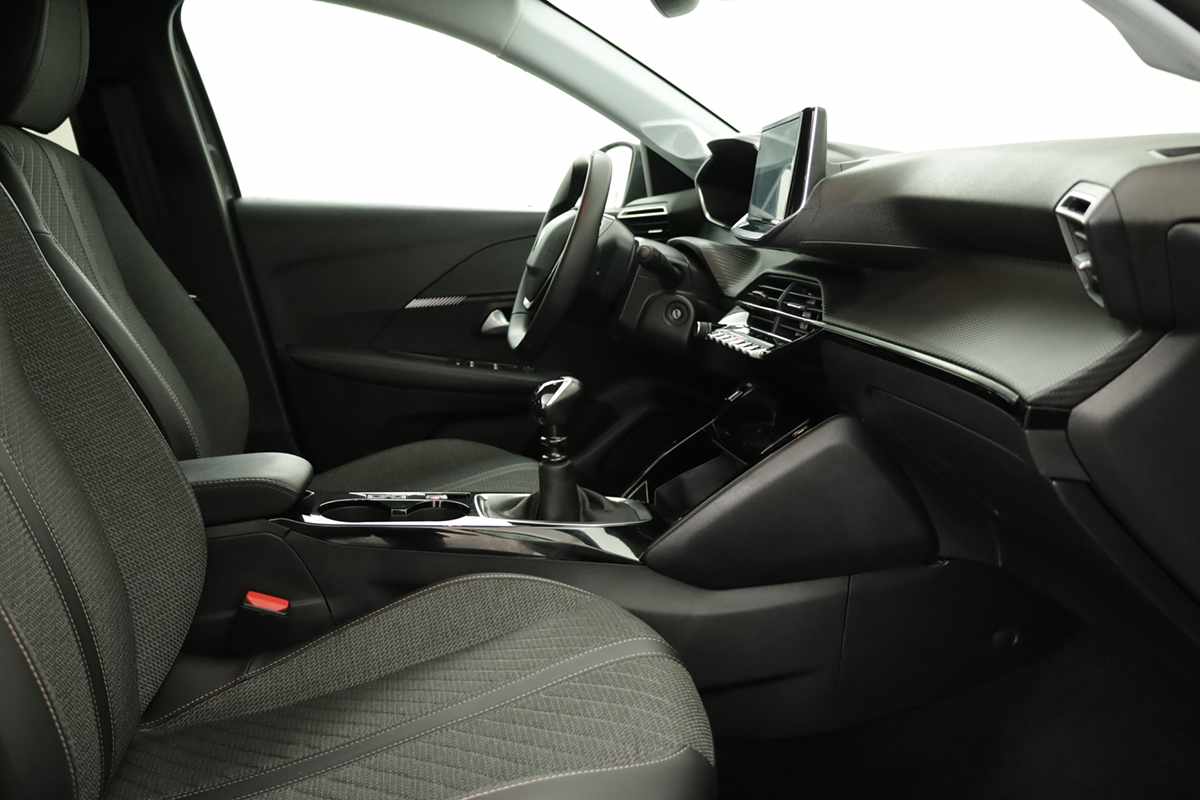 peugeot-208-2025-gasolina-1199cc