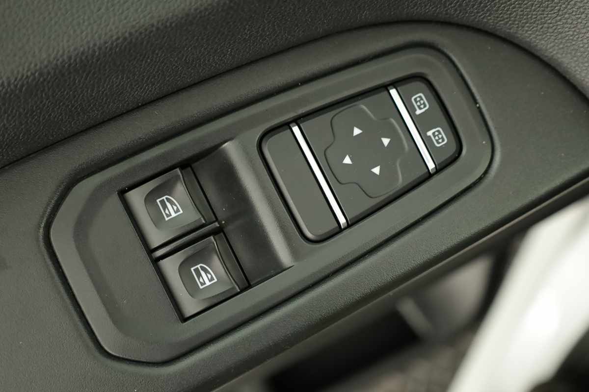renault-trafic-2023-diesel-1997cc