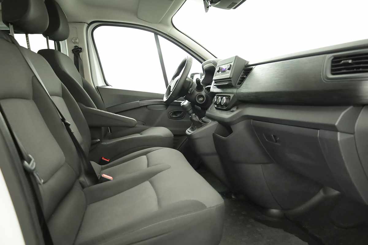 renault-trafic-2023-diesel-1997cc