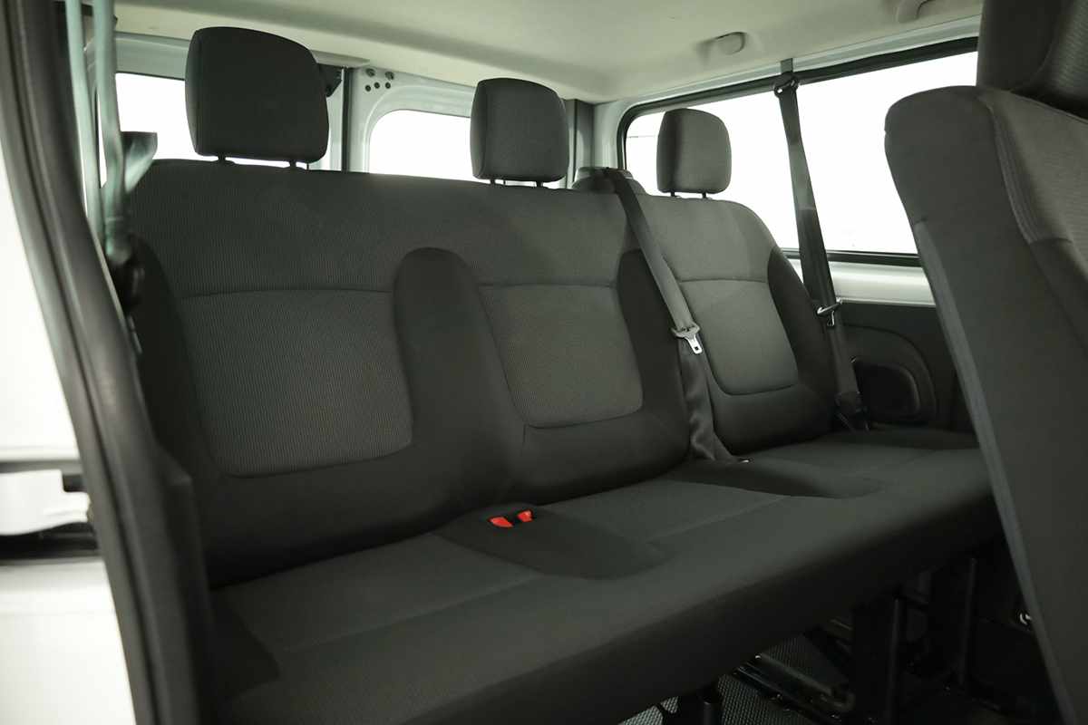 renault-trafic-2023-diesel-1997cc