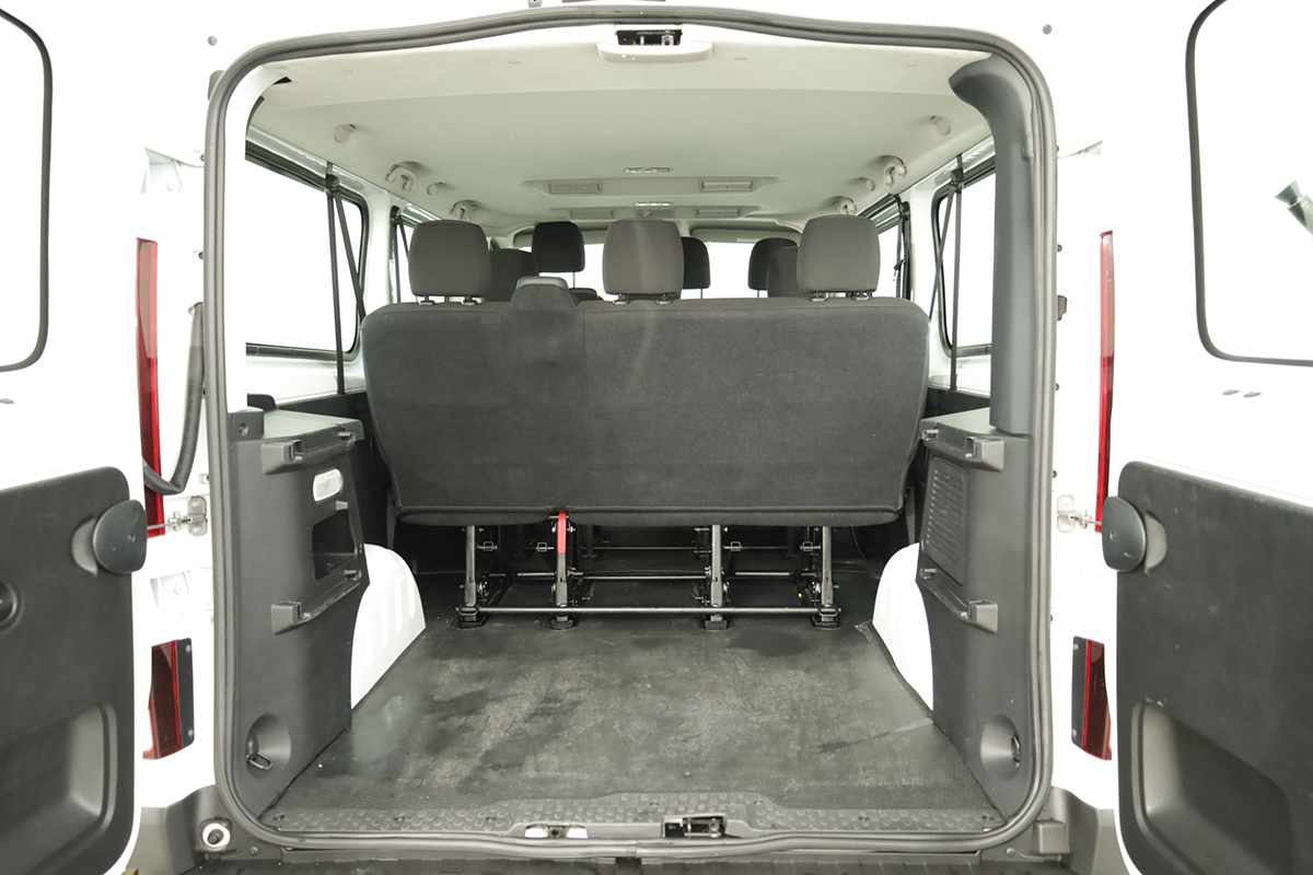 renault-trafic-2023-diesel-1997cc