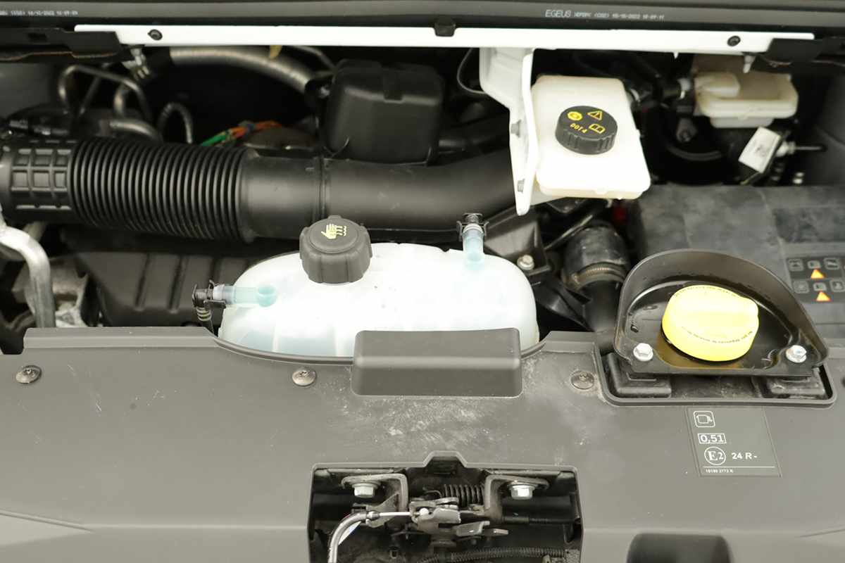 renault-trafic-2023-diesel-1997cc