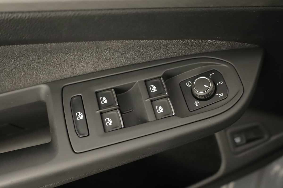 volkswagen-golf-2025-hibrido-a-gasolina-1498cc
