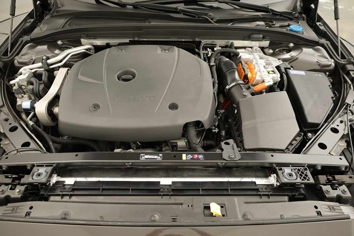 volvo-v60-2025-hibrido-a-gasolina-1969cc
