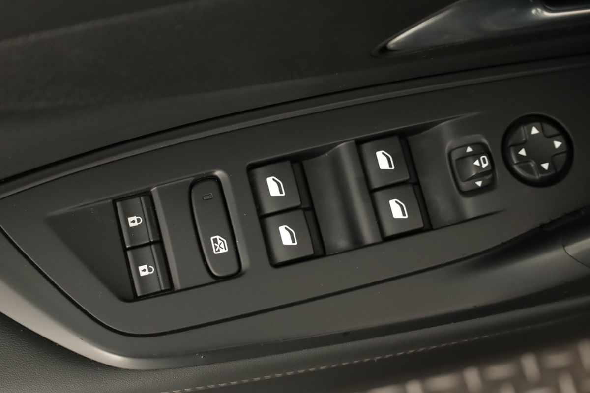 peugeot-308-sw-2024-gasolina-1199cc
