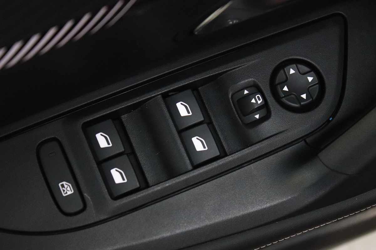peugeot-2008-2024-gasolina-1199cc
