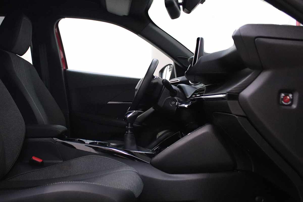 peugeot-2008-2024-gasolina-1199cc