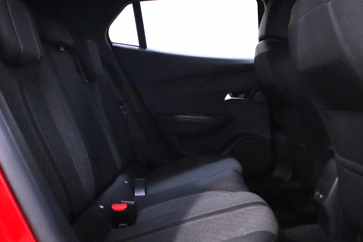 peugeot-2008-2024-gasolina-1199cc