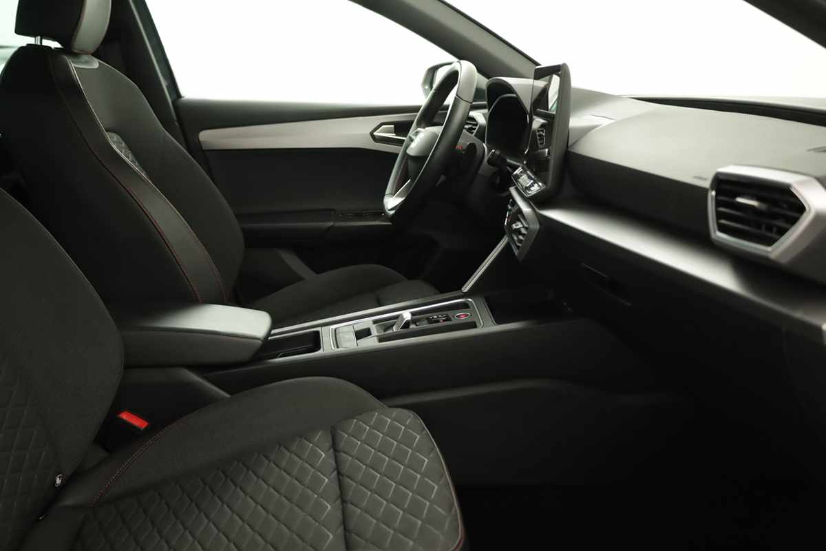 seat-leon-st-2025-hibrido-a-gasolina-1498cc