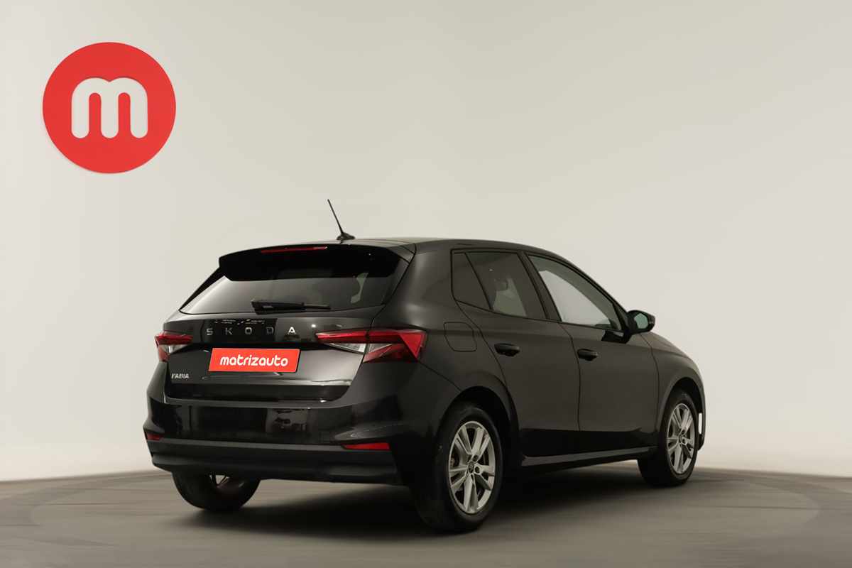 skoda-fabia-2025-gasolina-999cc