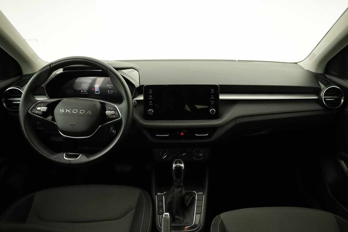 skoda-fabia-2025-gasolina-999cc