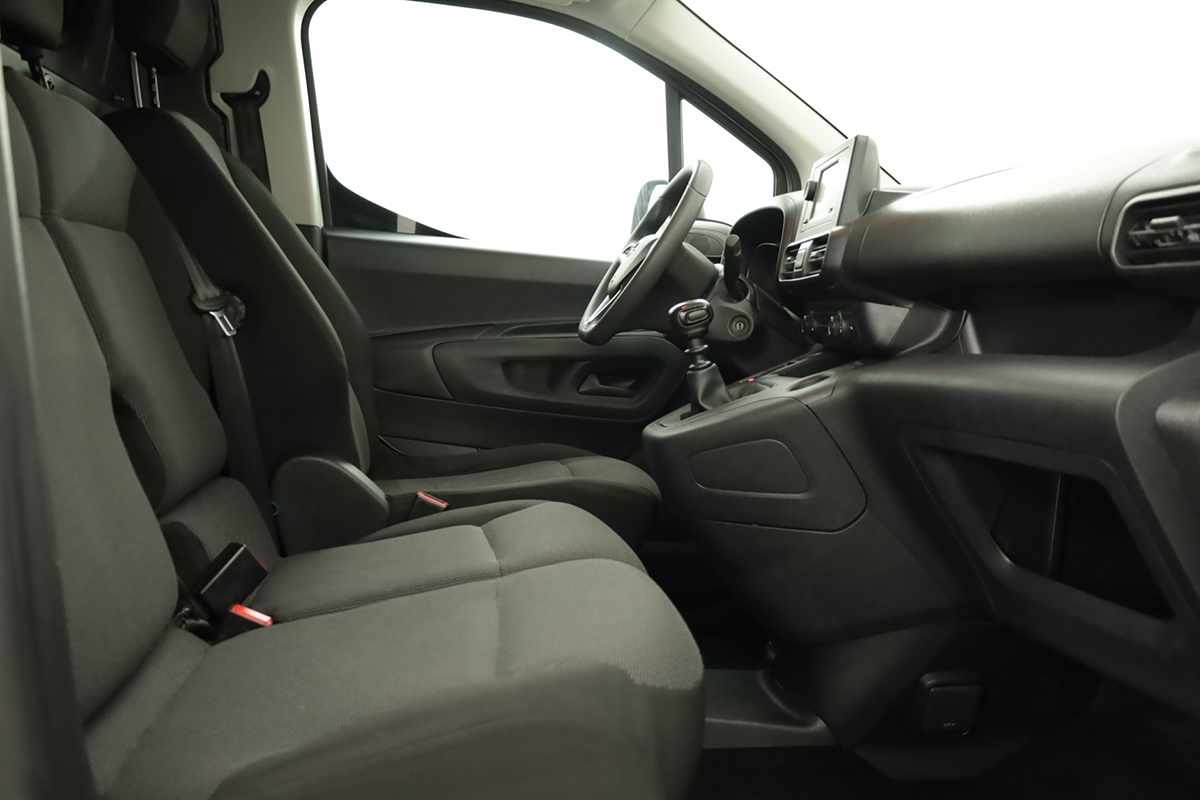 opel-combo-2024-diesel-1499cc
