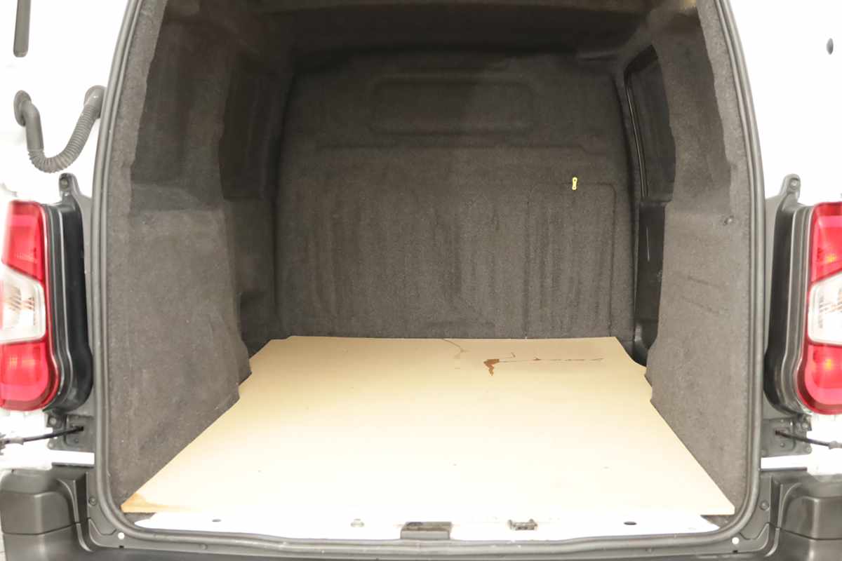 opel-combo-2024-diesel-1499cc