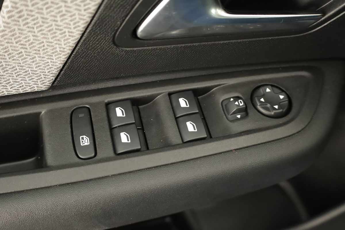 citroen-c4-2024-gasolina-1199cc