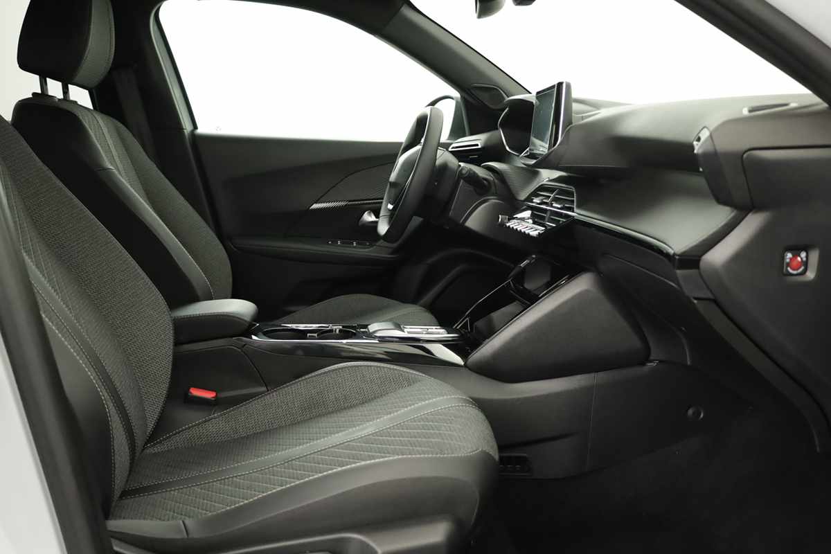 peugeot-e-2008-2025-eletrico-0cc
