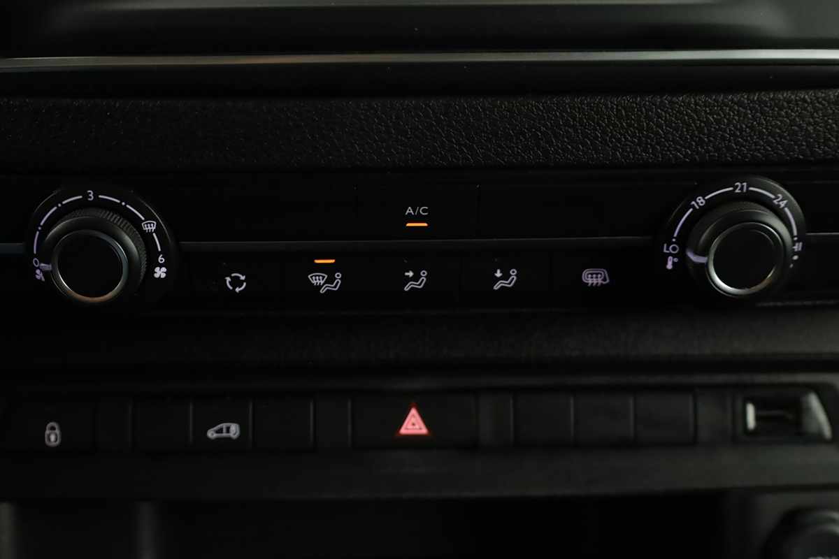peugeot-expert-2024-diesel-1499cc