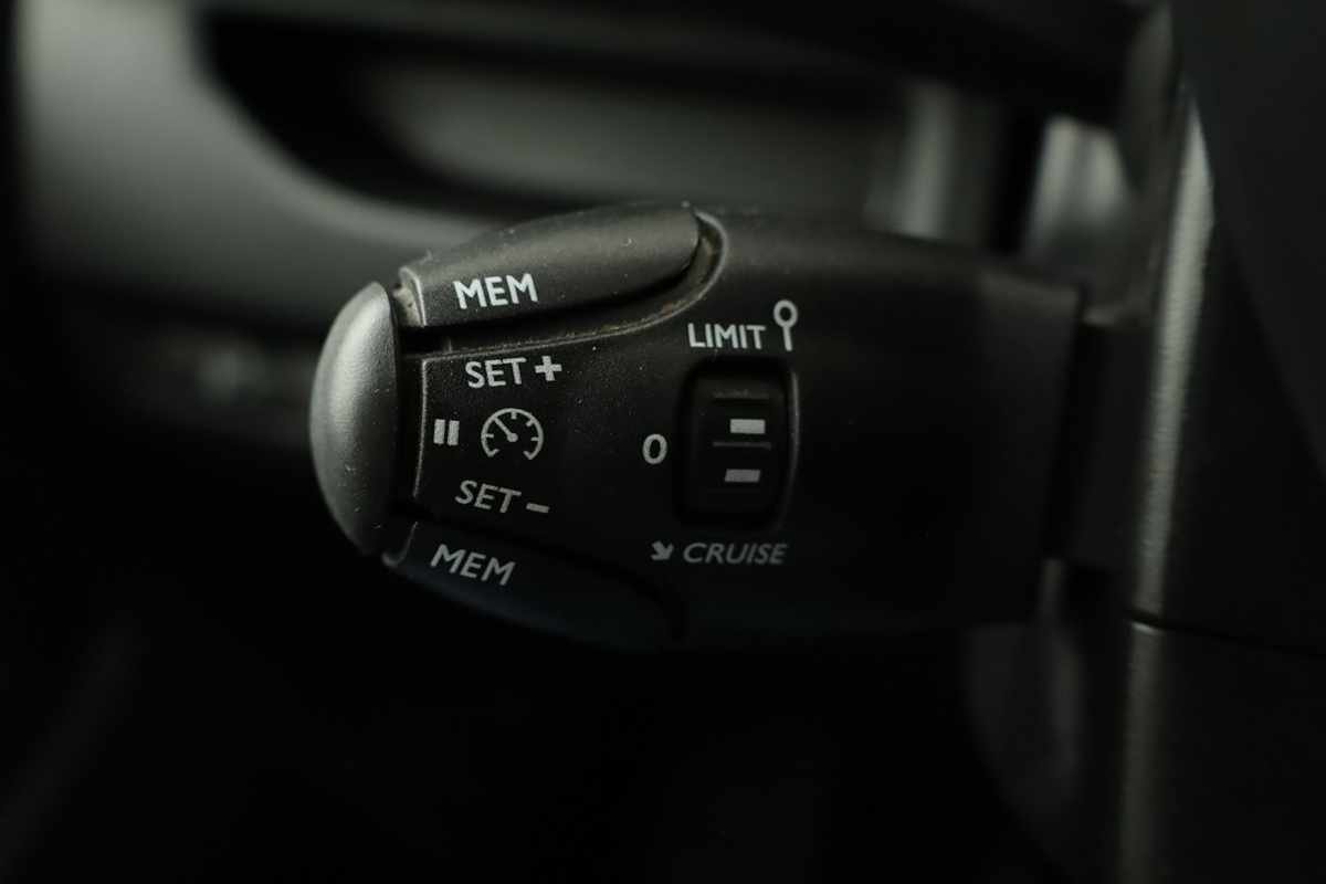 peugeot-expert-2024-diesel-1499cc