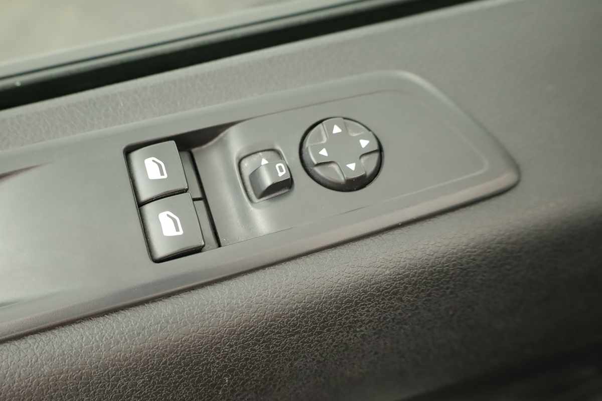 peugeot-expert-2024-diesel-1499cc