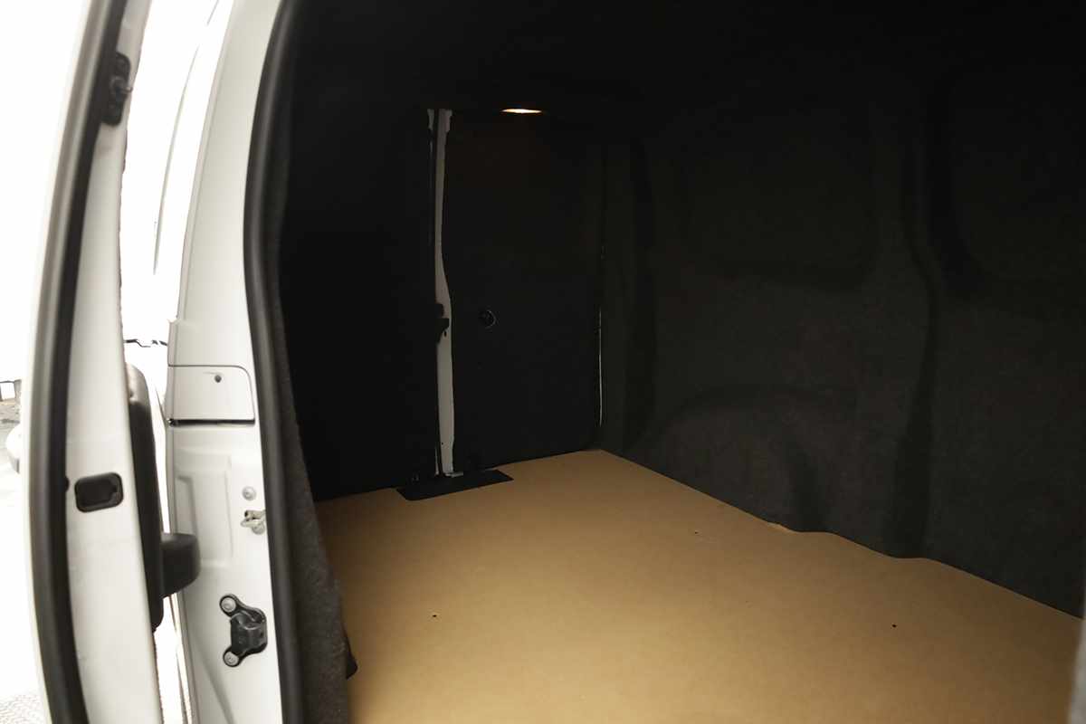 peugeot-expert-2024-diesel-1499cc