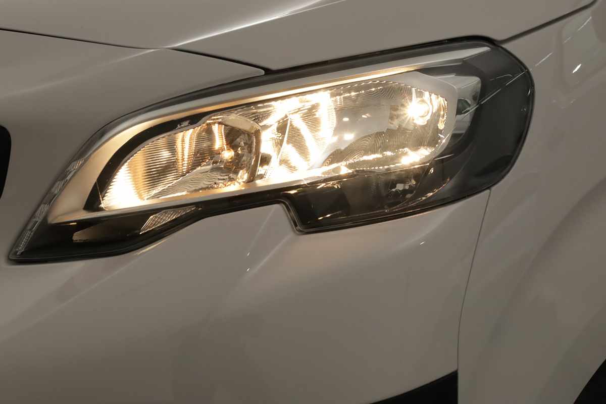 peugeot-expert-2023-diesel-1499cc