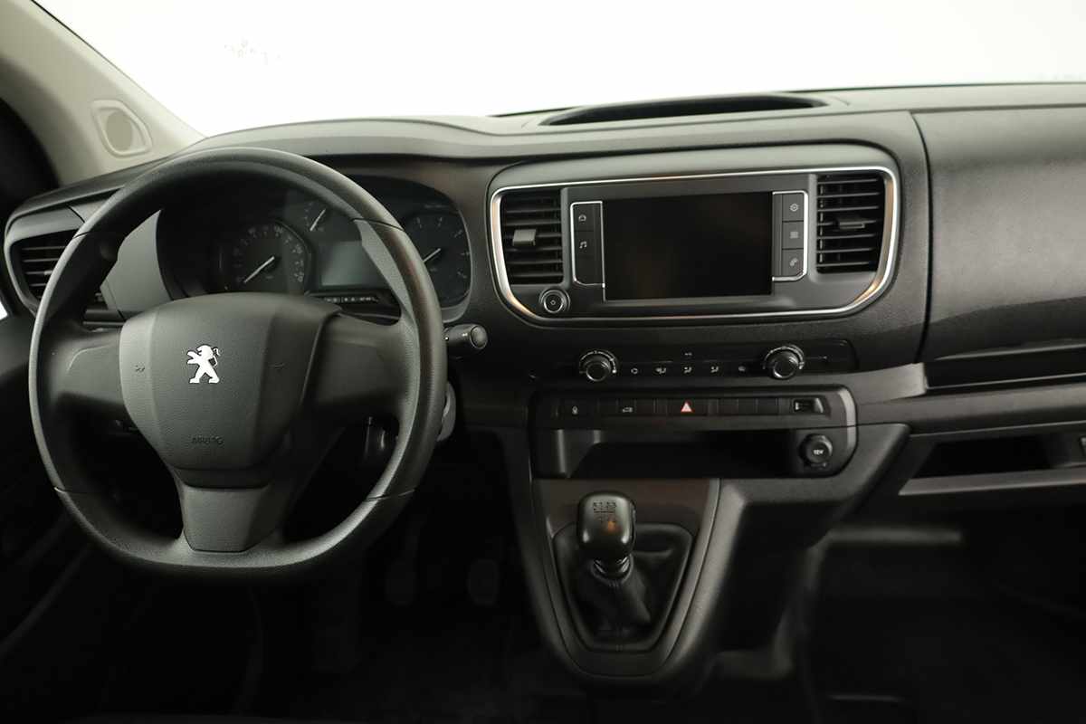 peugeot-expert-2023-diesel-1499cc