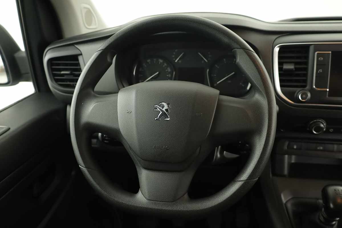 peugeot-expert-2023-diesel-1499cc