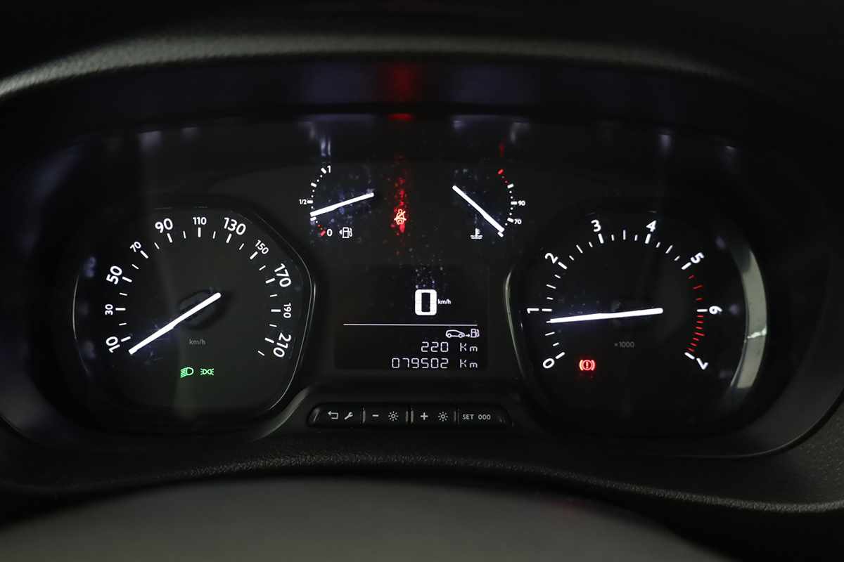 peugeot-expert-2023-diesel-1499cc