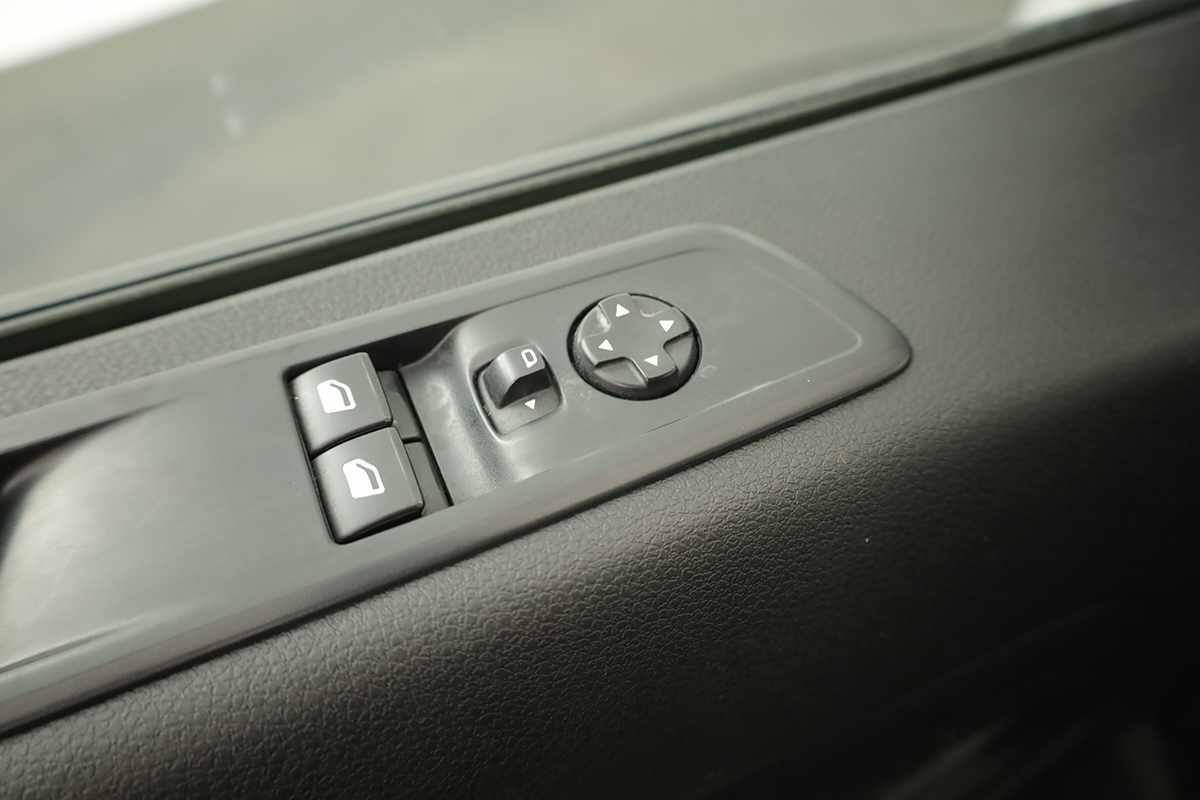 peugeot-expert-2023-diesel-1499cc