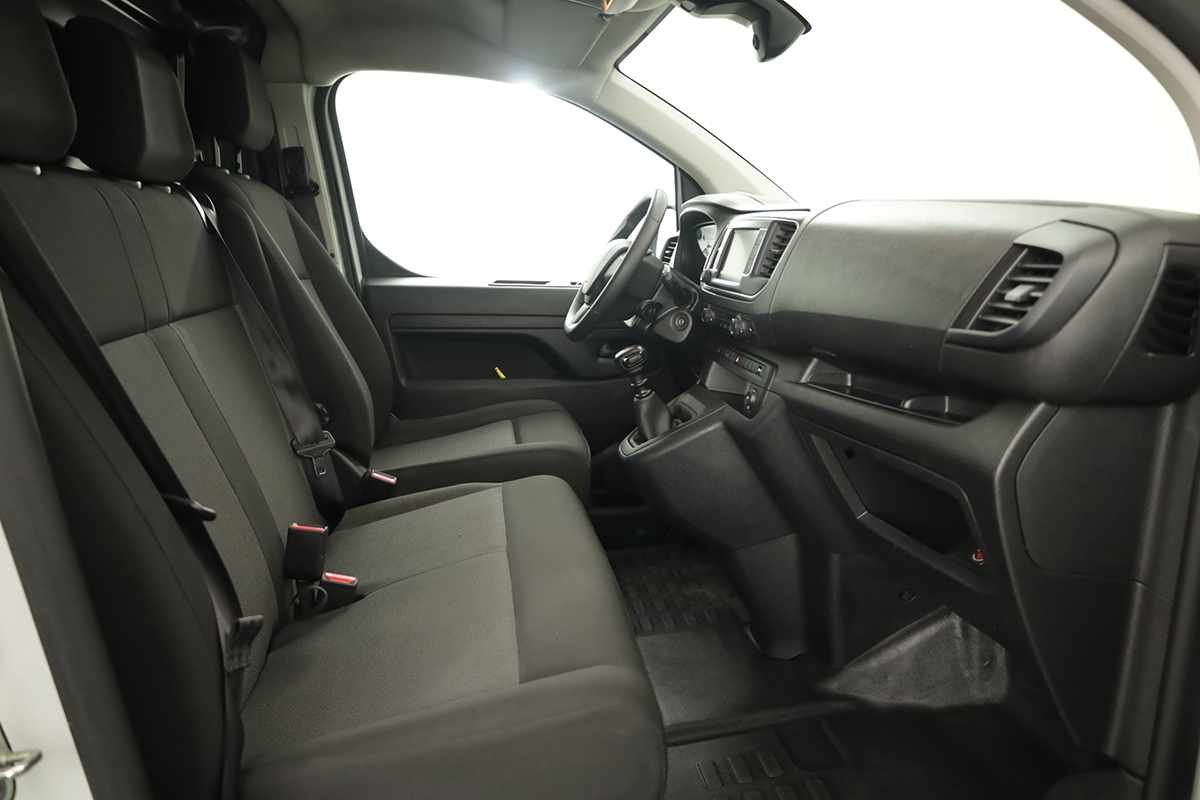 peugeot-expert-2023-diesel-1499cc