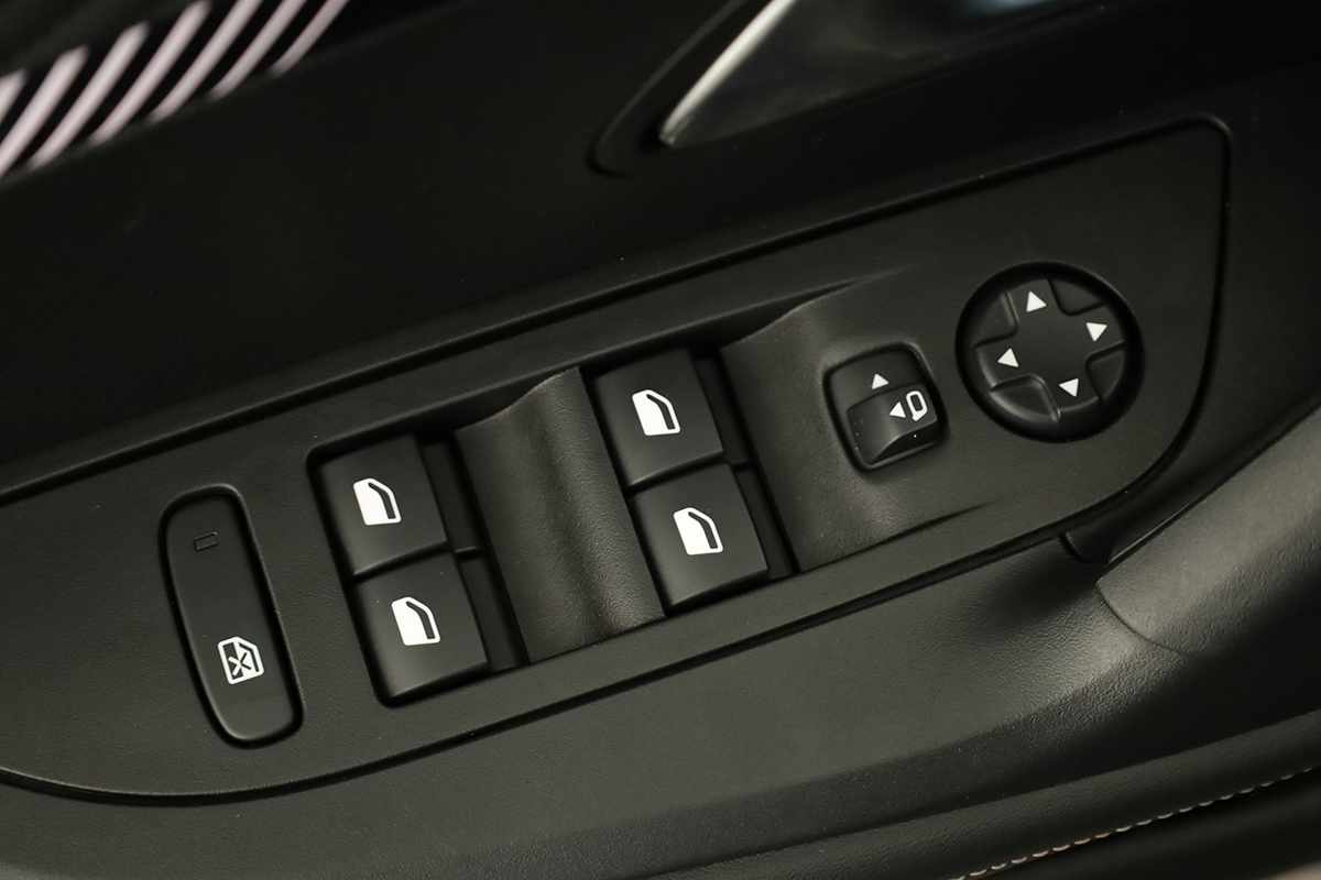 peugeot-2008-2024-gasolina-1199cc