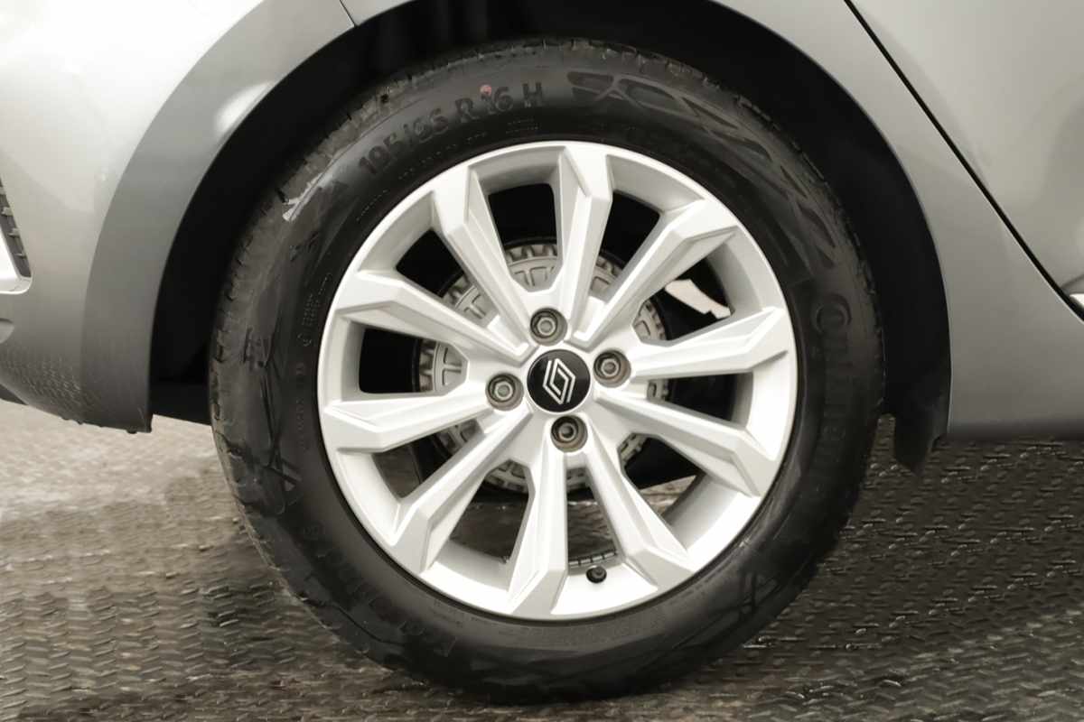 renault-clio-2024-gpl-999cc