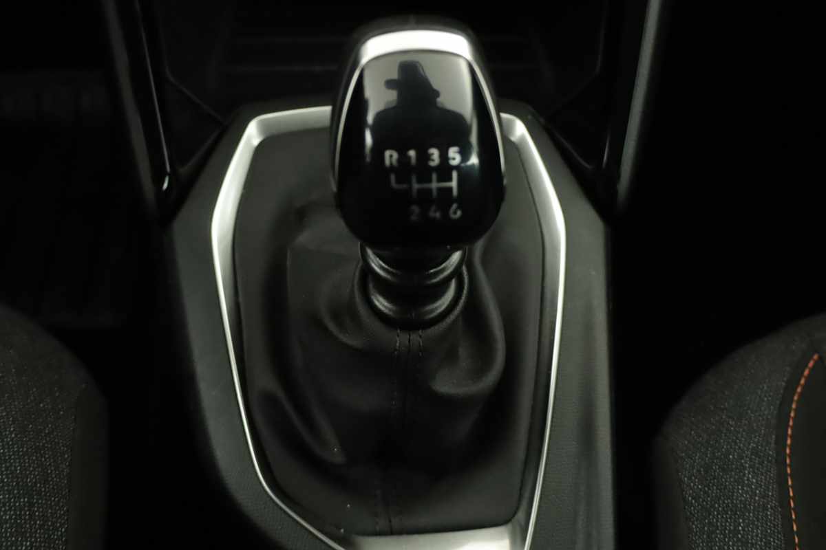 peugeot-208-2025-gasolina-1199cc