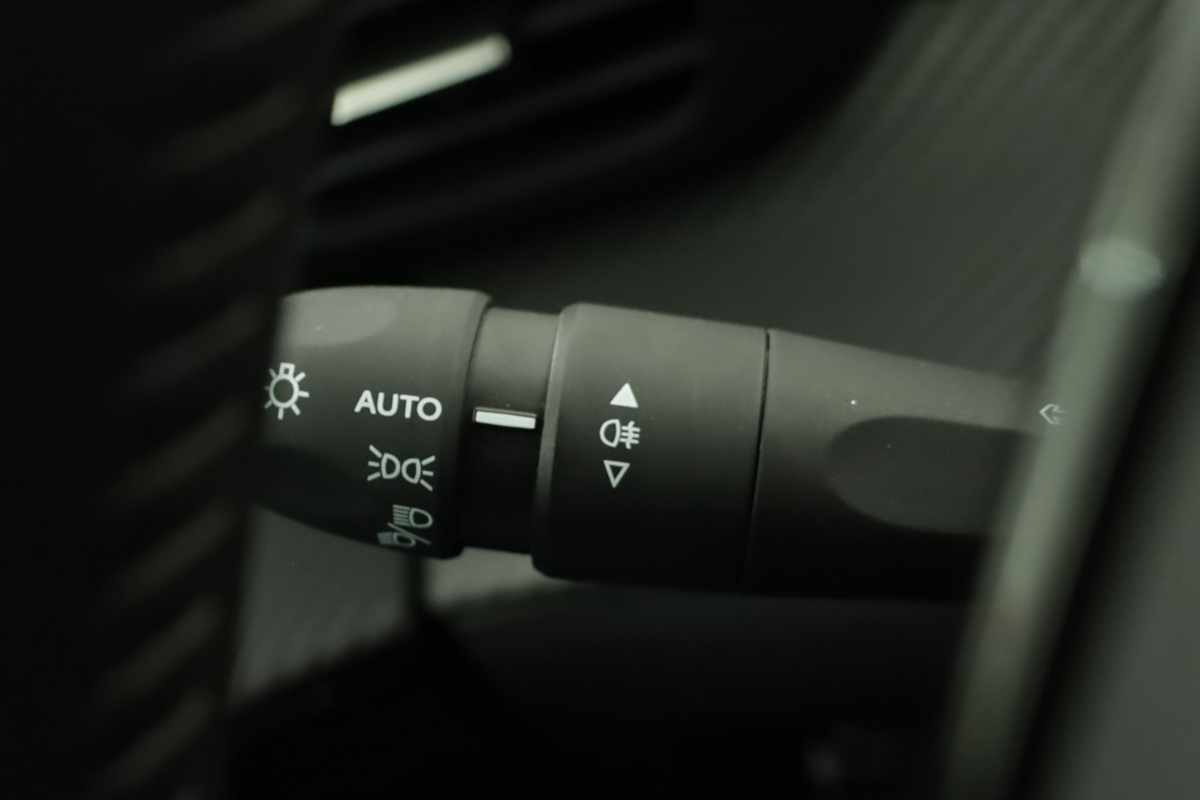 peugeot-208-2025-gasolina-1199cc