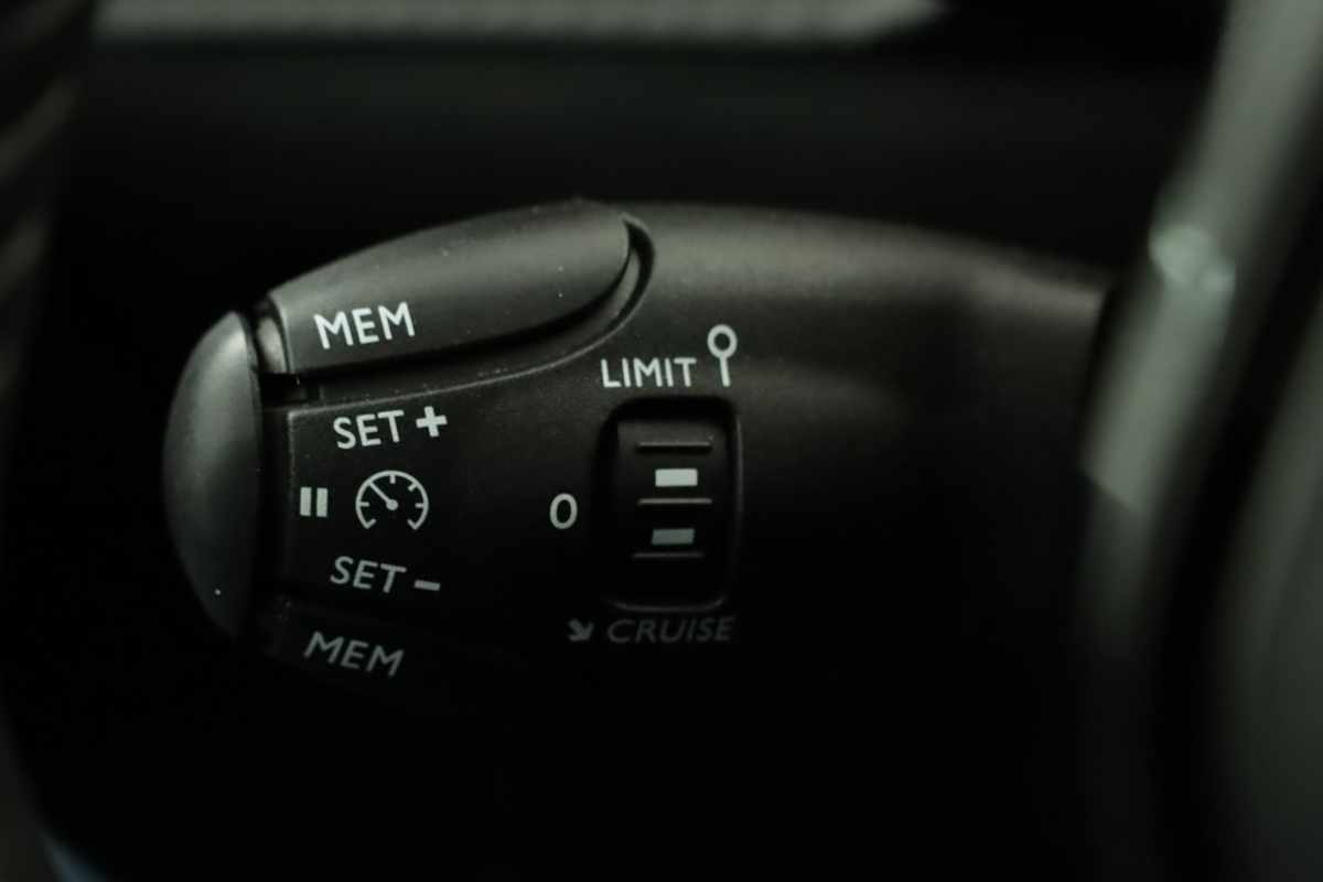 peugeot-208-2025-gasolina-1199cc
