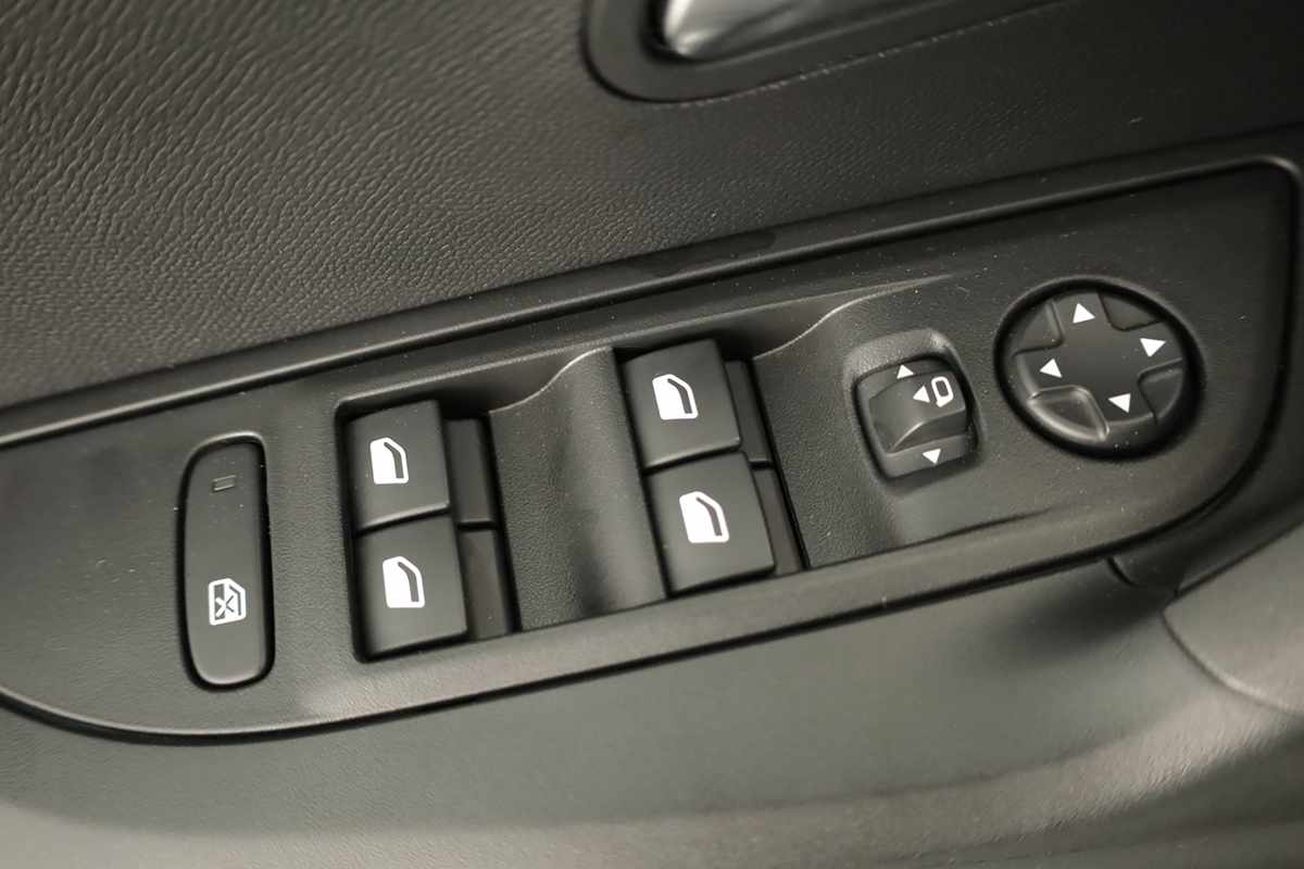 peugeot-2008-2025-gasolina-1199cc