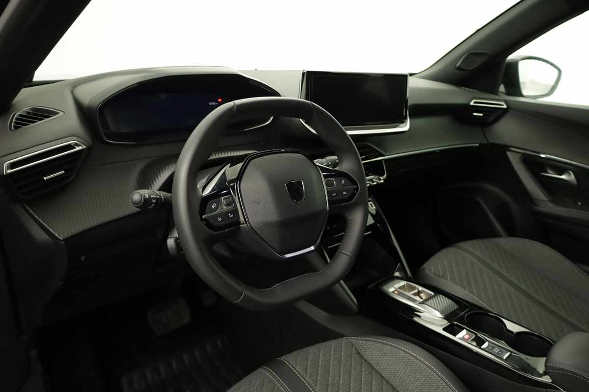 peugeot-e-2008-2025-eletrico-0cc