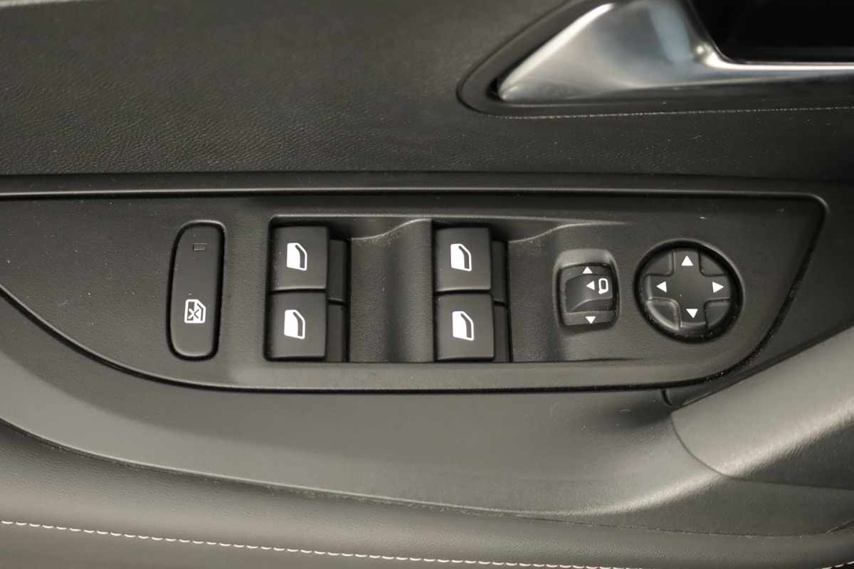 peugeot-e-2008-2025-eletrico-0cc