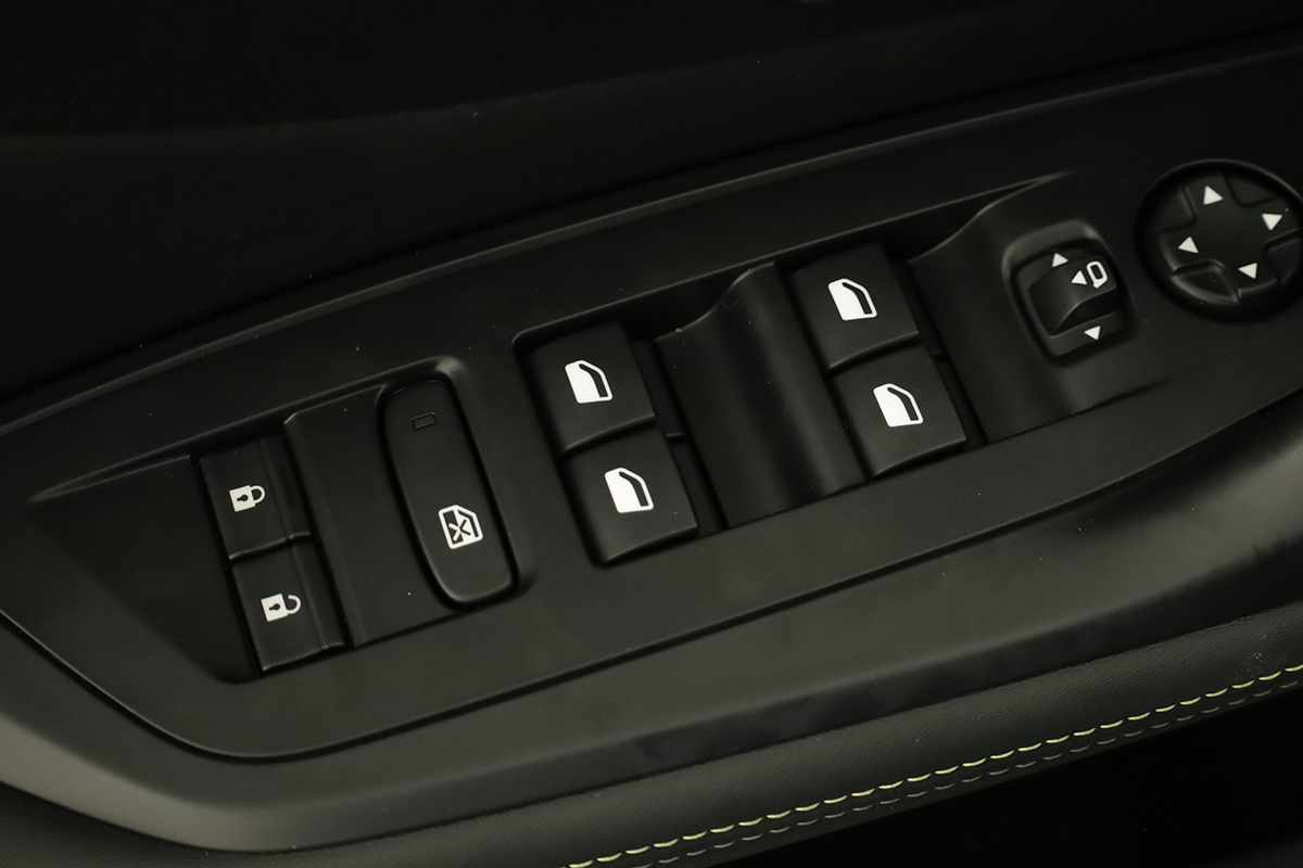 peugeot-308-sw-2024-gasolina-1199cc