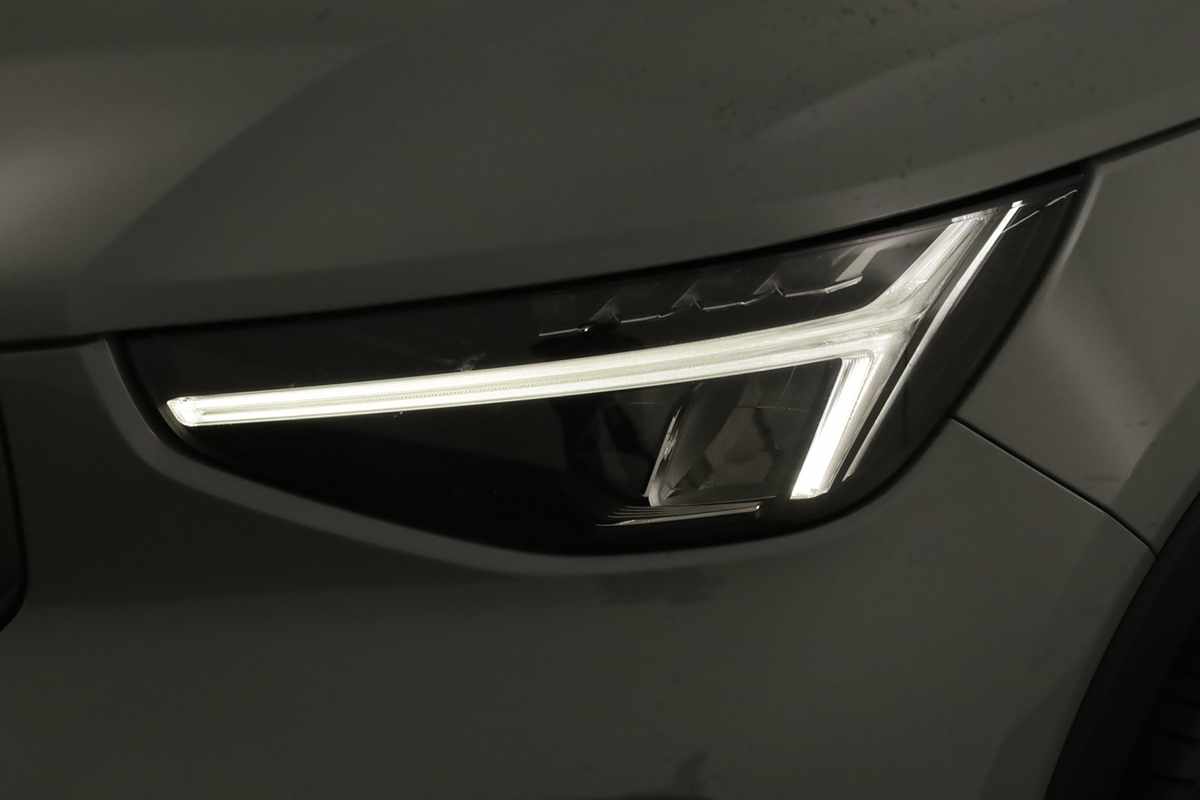 volvo-xc40-2025-gasolina-1969cc