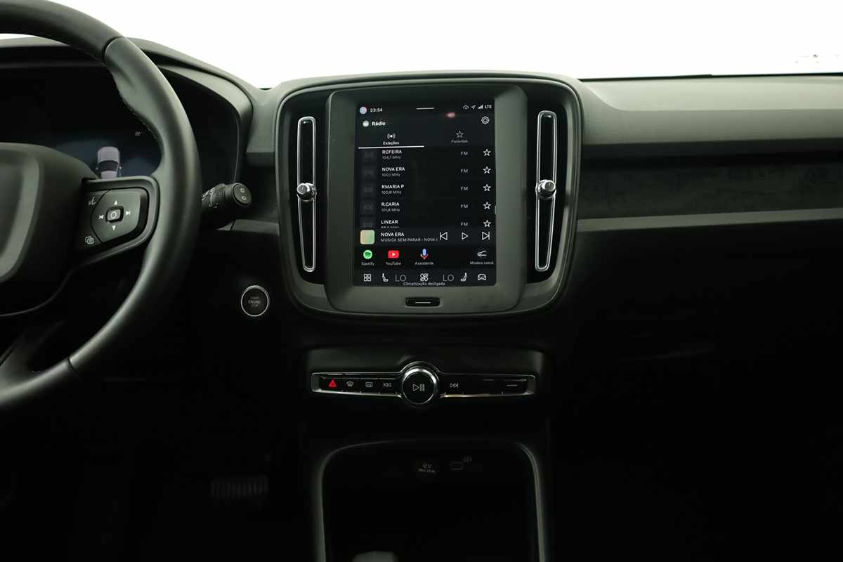 volvo-xc40-2025-gasolina-1969cc
