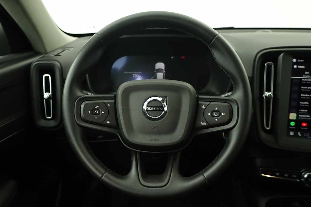 volvo-xc40-2025-gasolina-1969cc