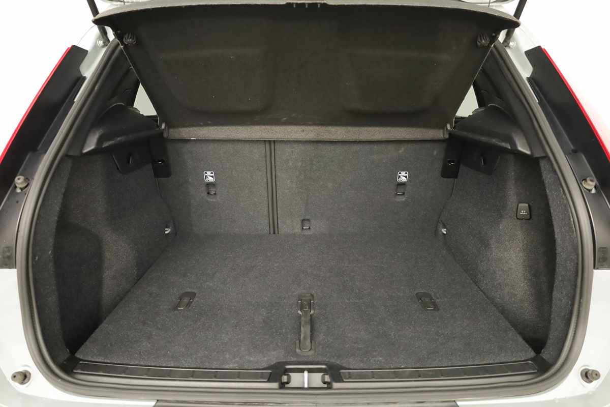 volvo-xc40-2025-gasolina-1969cc