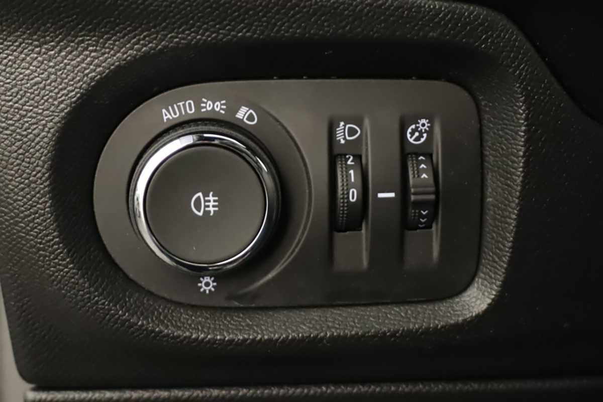 opel-corsa-2025-gasolina-1199cc
