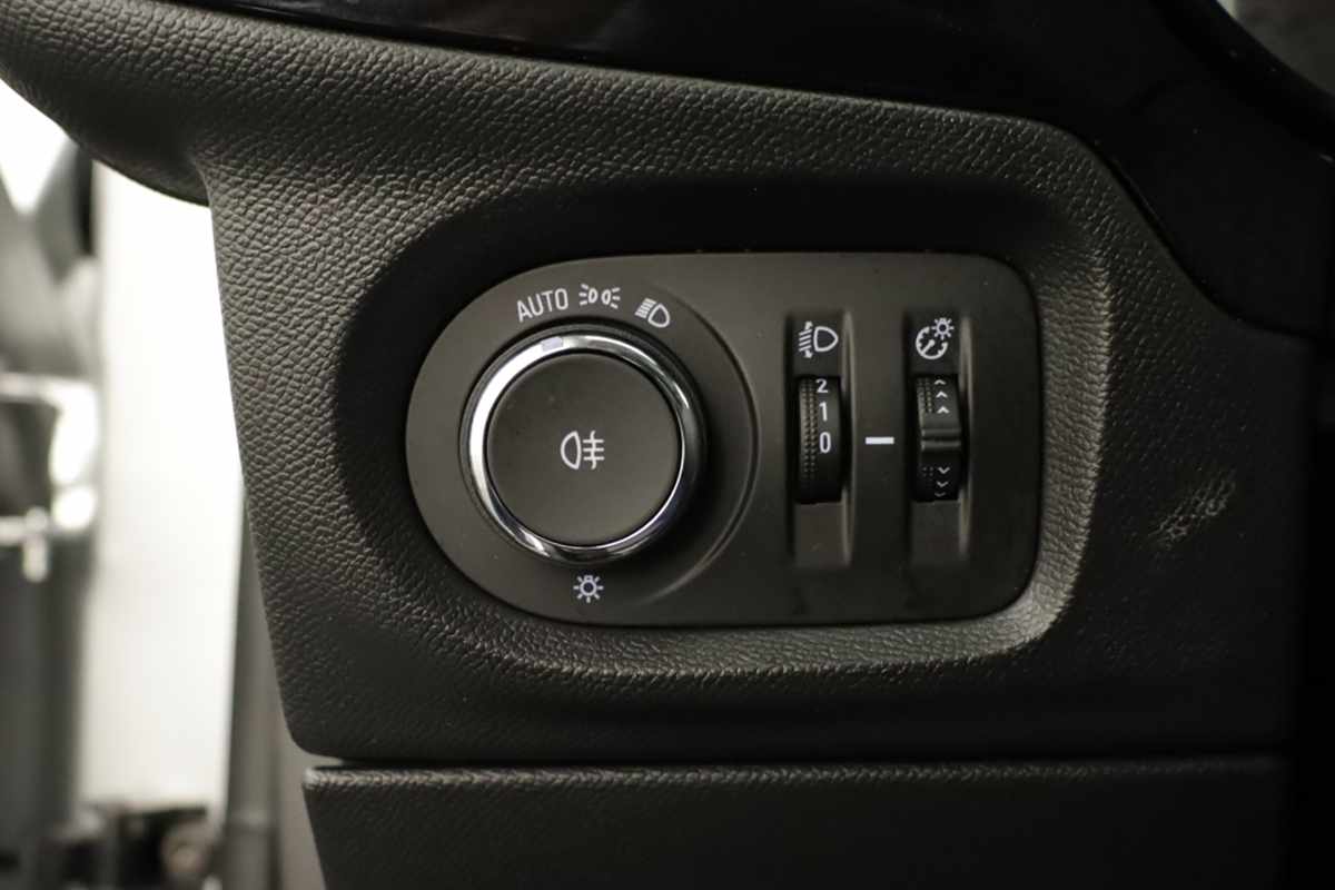 opel-corsa-2025-gasolina-1199cc