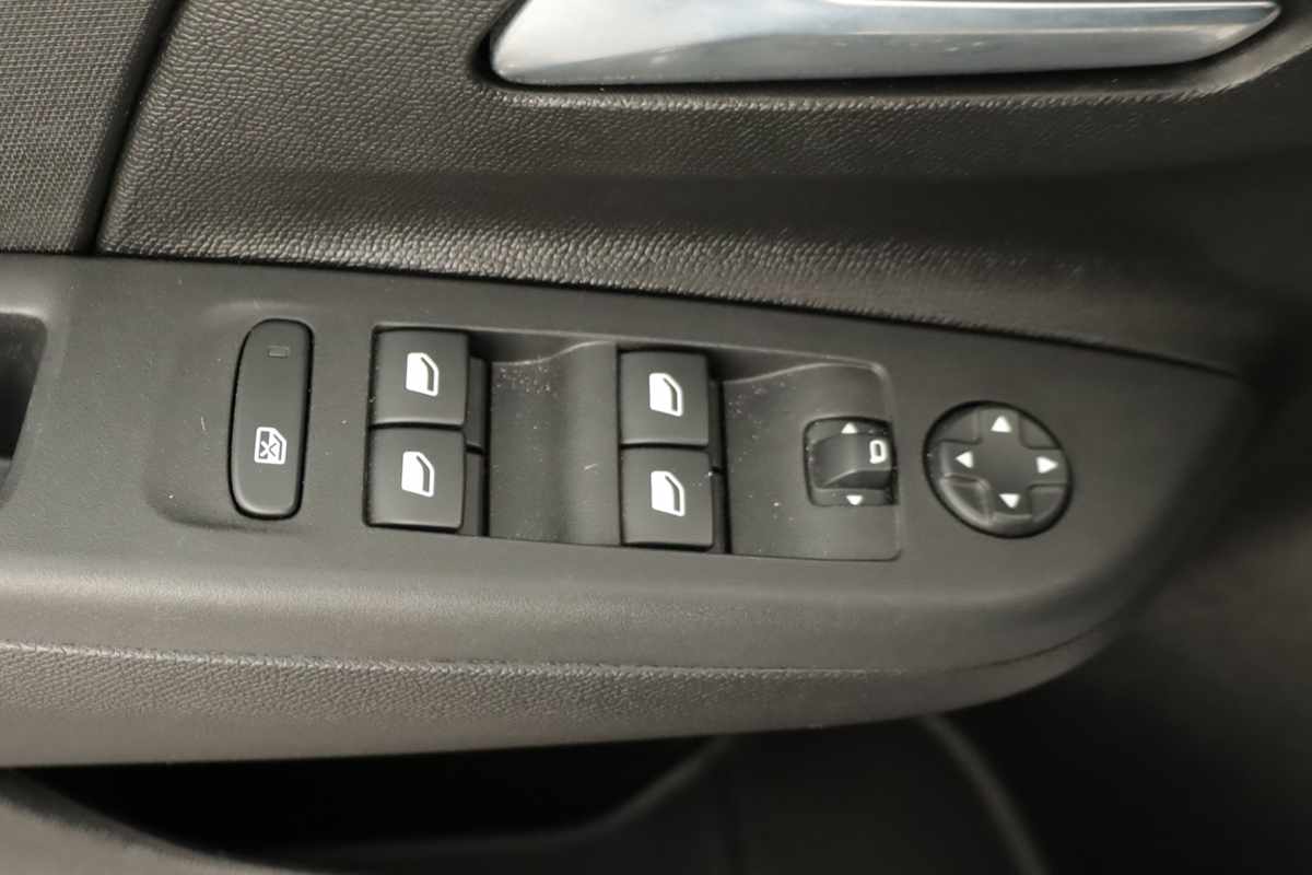 opel-corsa-2025-gasolina-1199cc