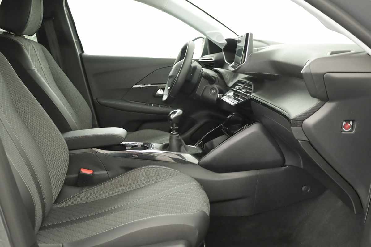 peugeot-208-2025-gasolina-1199cc