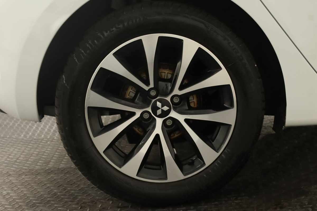 mitsubishi-colt-2024-gasolina-999cc