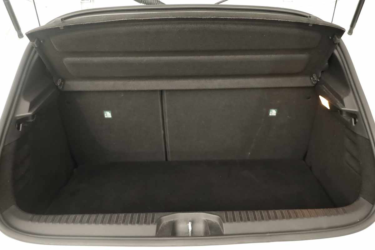 mitsubishi-colt-2024-gasolina-999cc