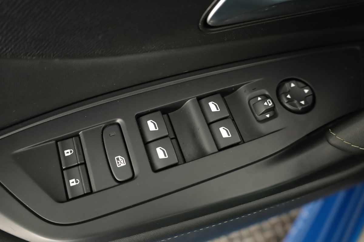 peugeot-308-2024-gasolina-1199cc